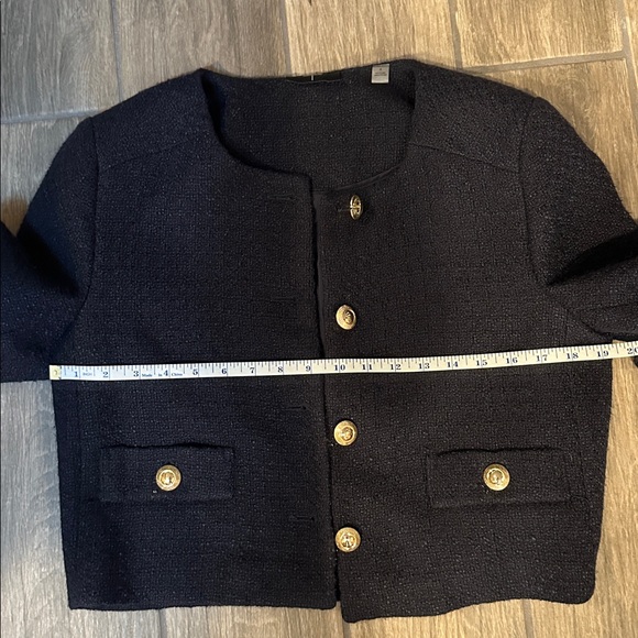 Tahari Navy Cropped Textured Women's Blazer with Gold Buttons, Suze 8. - Picture 4 of 7